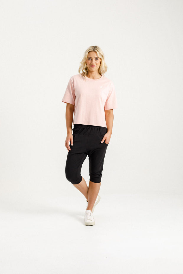 3/4 Apartment Pants - Black/Blossom Berry
