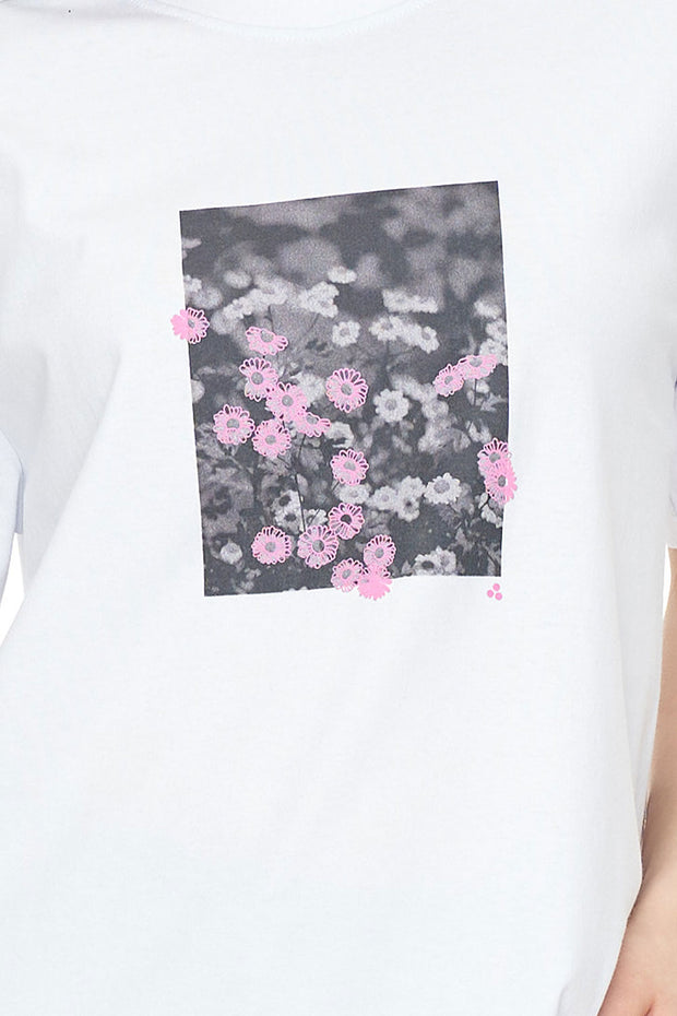 Relax Tee 220/Flower Bed - White