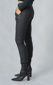 Coated Cuffed Jeans - Black